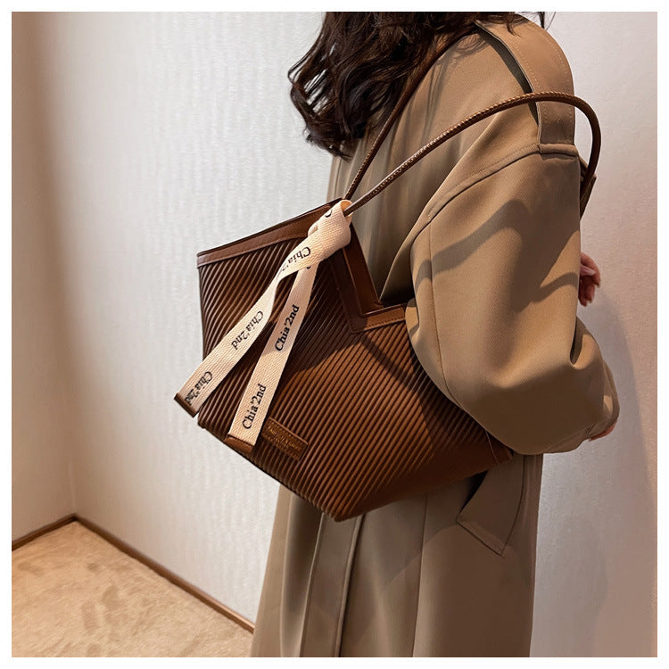 PU Women's Bags Fashion Ladies Designer Luxury Women Shoulder Handbag Large Capacity Heart-shaped Tote Bag Bolsos De Mujer 2025