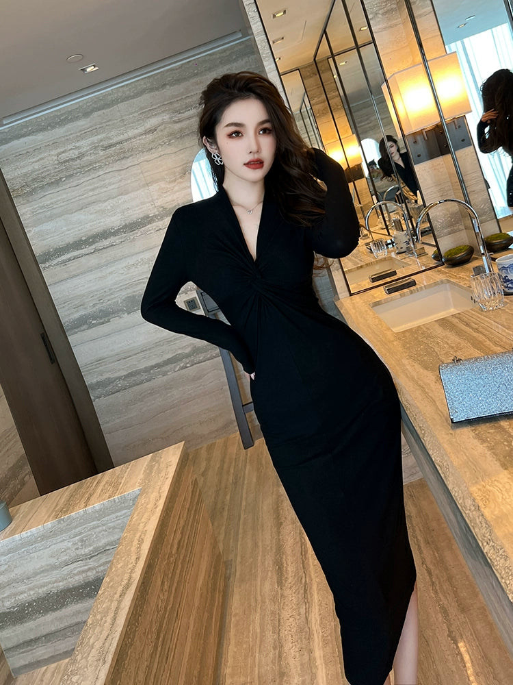 French-Style Hepburn-Inspired Black Dress for Women, Autumn and Winter 2025 New Model, Sexy Slim-Fitting Inner Dress, Bodycon Skirt