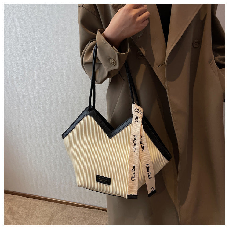 PU Women's Bags Fashion Ladies Designer Luxury Women Shoulder Handbag Large Capacity Heart-shaped Tote Bag Bolsos De Mujer 2025