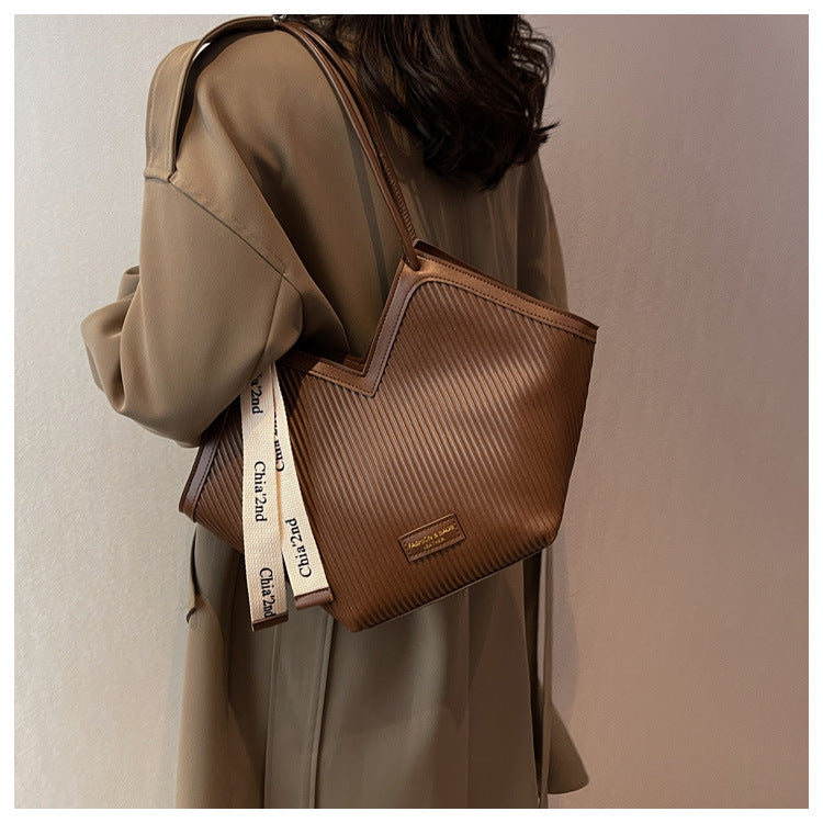 PU Women's Bags Fashion Ladies Designer Luxury Women Shoulder Handbag Large Capacity Heart-shaped Tote Bag Bolsos De Mujer 2025