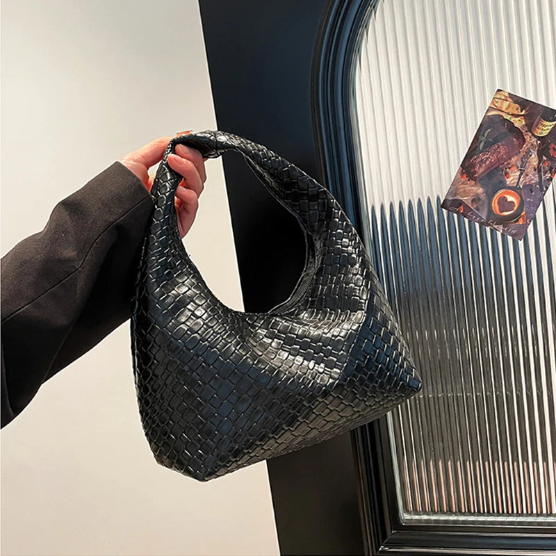 Fashion Pu Weave Bag Red Purse Underarm Bag Fashionable Crescent Mobile Phone Purse and Handbags For Women