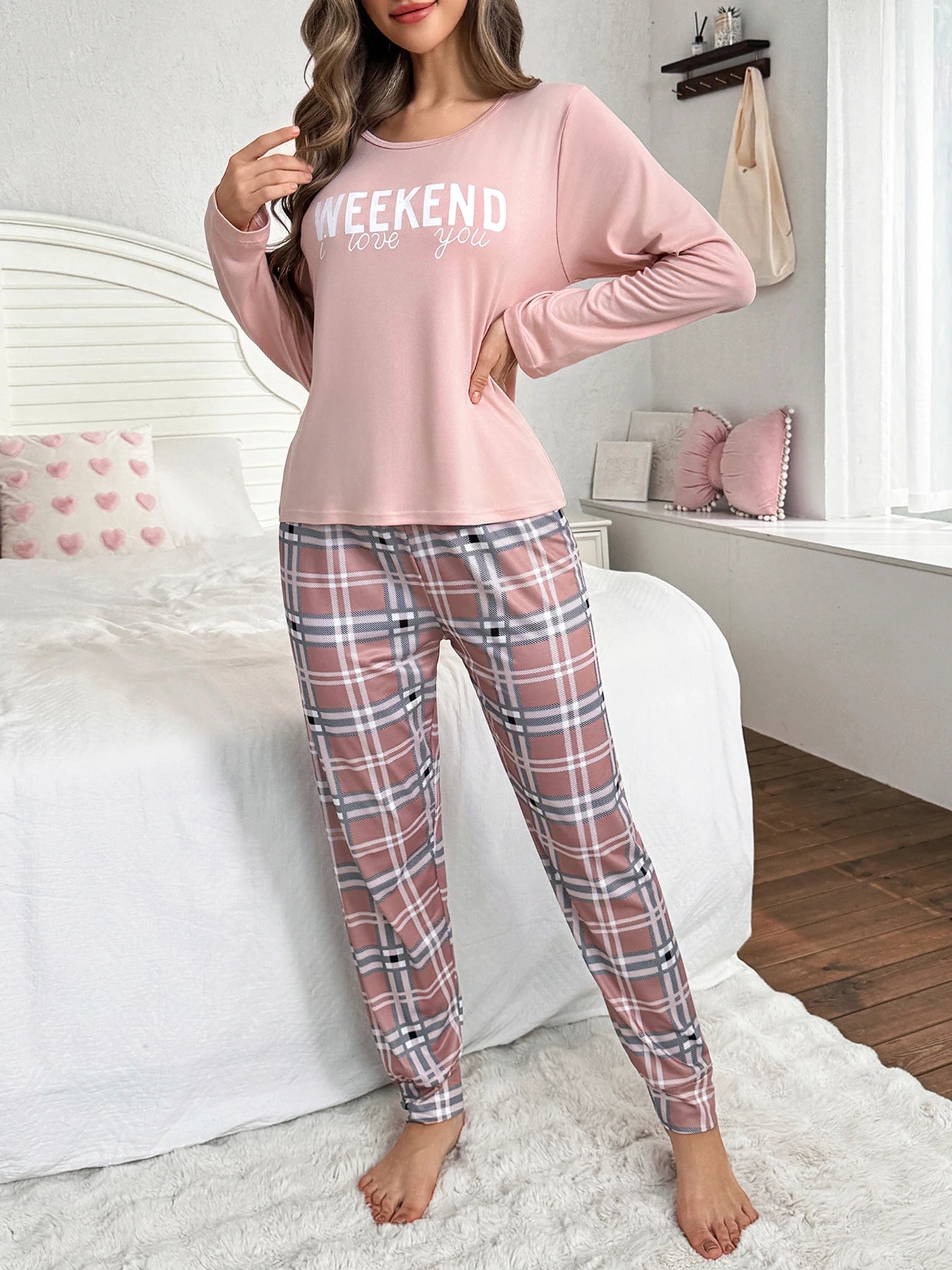Women's 2-piece pajama set with cartoon letter print, round neck, long sleeves, plaid pants, suitable for spring, summer, autumn