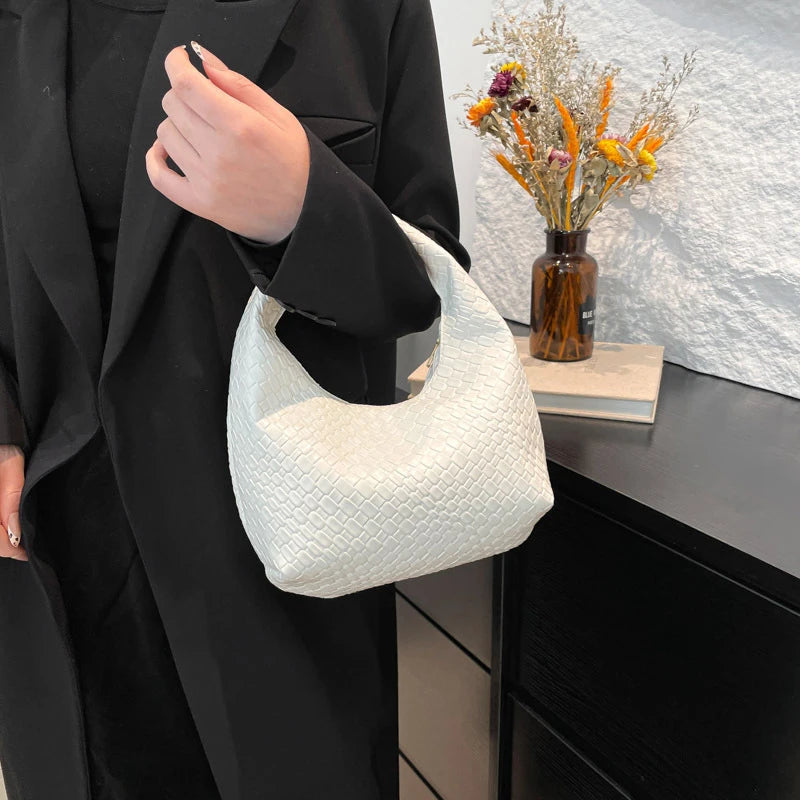 Fashion Pu Weave Bag Red Purse Underarm Bag Fashionable Crescent Mobile Phone Purse and Handbags For Women