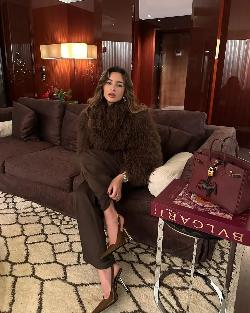 Europe and The United States Autumn Women's Fur Personality Street Elegant Artificial Fur, Warm Round Neck Long Sleeves Coat