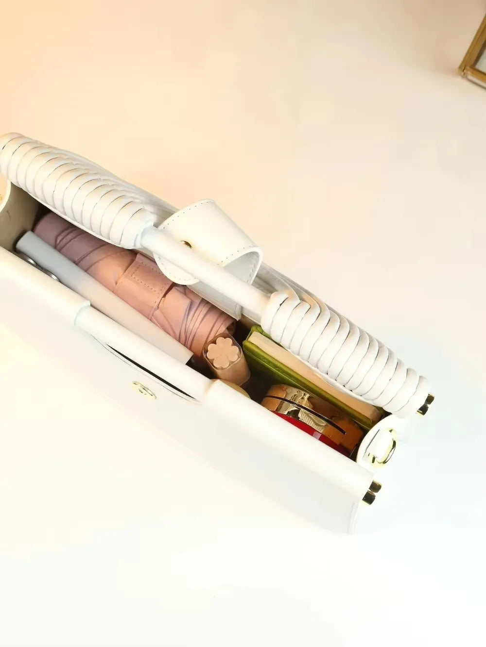 Hand-woven 2025 New Fashion Handbag, Clutch Bag, Niche Design, High-end Single-shoulder Crossbody Bag