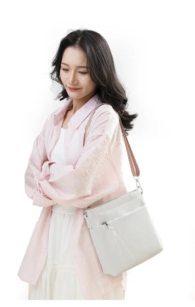 Women's Fashionable Tote Bag Made Of Fine Leather Featuring Magnetic Closure And Spacious Interior For Office Work Days