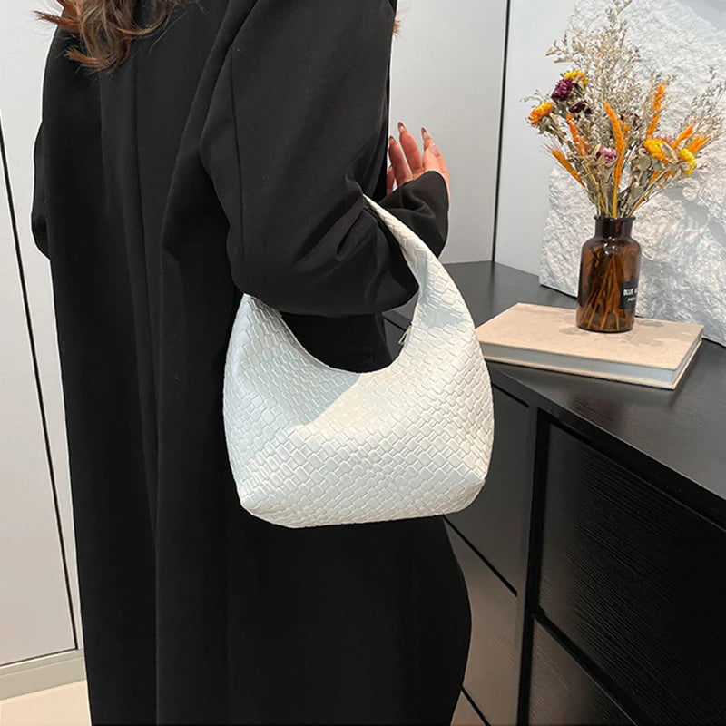 Fashion Pu Weave Bag Red Purse Underarm Bag Fashionable Crescent Mobile Phone Purse and Handbags For Women