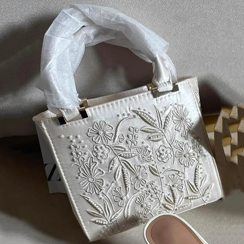 NEW Embroidered Shoulder Bag Elegant Handbag Retro Small Square Bag Wedding Party Luxury Designer Women Evening Clutch