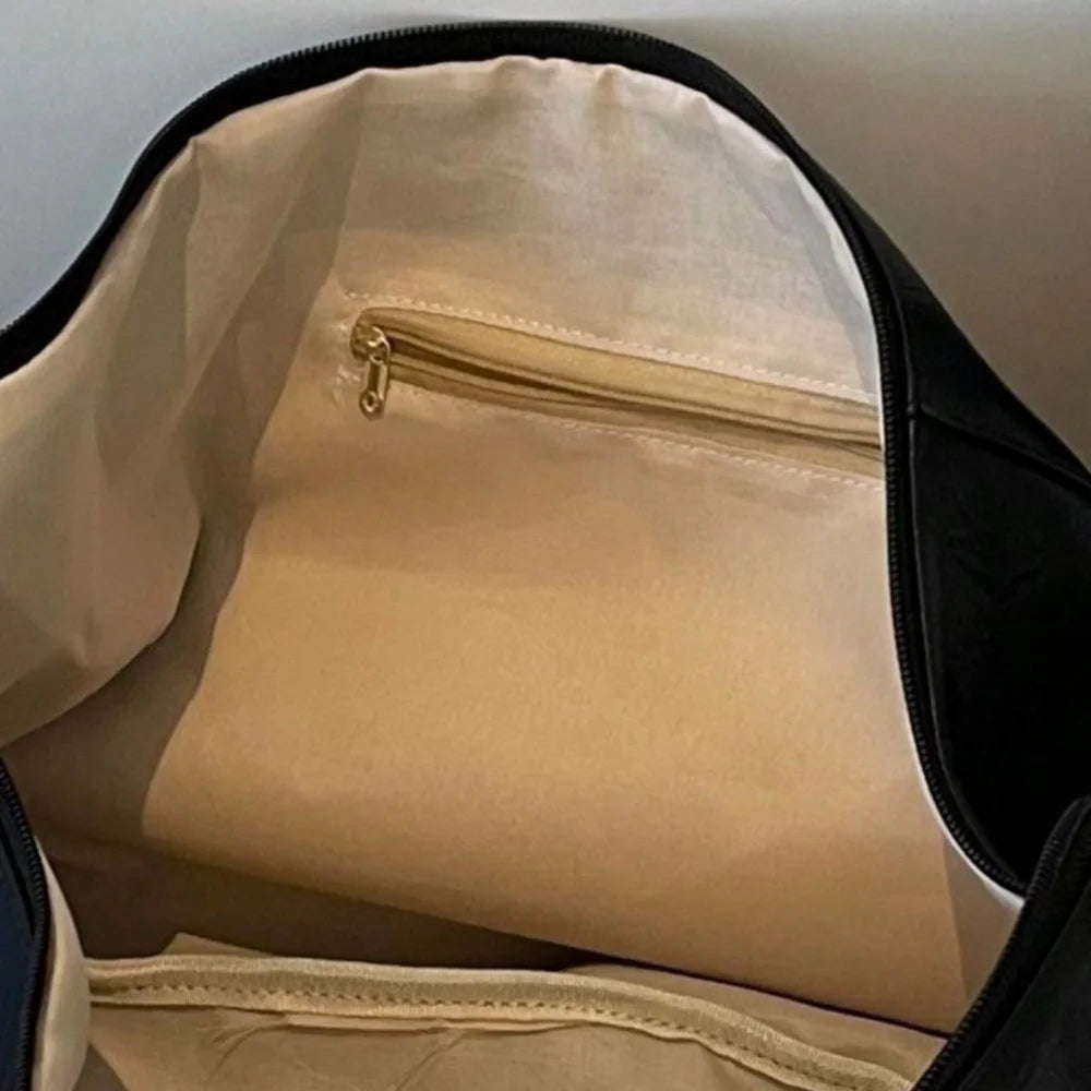 Stylish Dumpling Shaped PU Crossbody Bag for Men, Suitable for Casual Outings and Large Capacity Needs