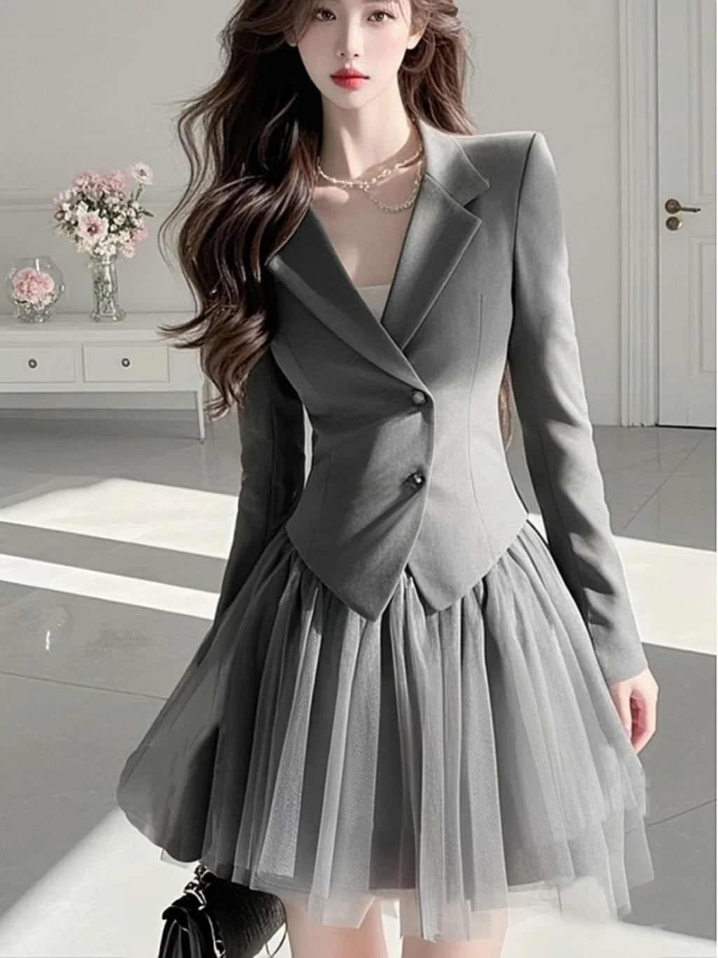 2025 spring super beautiful unique beautiful high-end temperament small fragrance style gray top mesh skirt Two-piece set