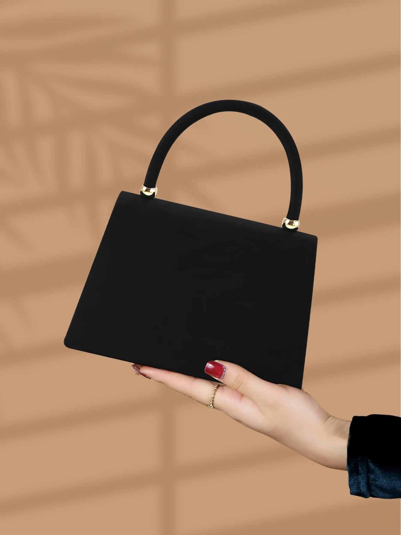Fashionable and elegant plush design evening bag, trendy and versatile handbag suitable for all occasions, the best gift.