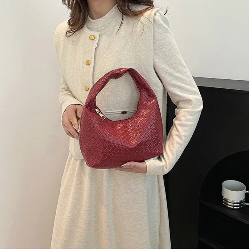 Fashion Pu Weave Bag Red Purse Underarm Bag Fashionable Crescent Mobile Phone Purse and Handbags For Women