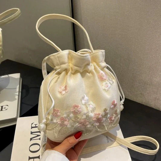 Fashion Small Shoulder Bags Women Drawstring Straw Beach Bags Flower Embroidery Bags Ladies Lace Crossbody Handbags for Travel
