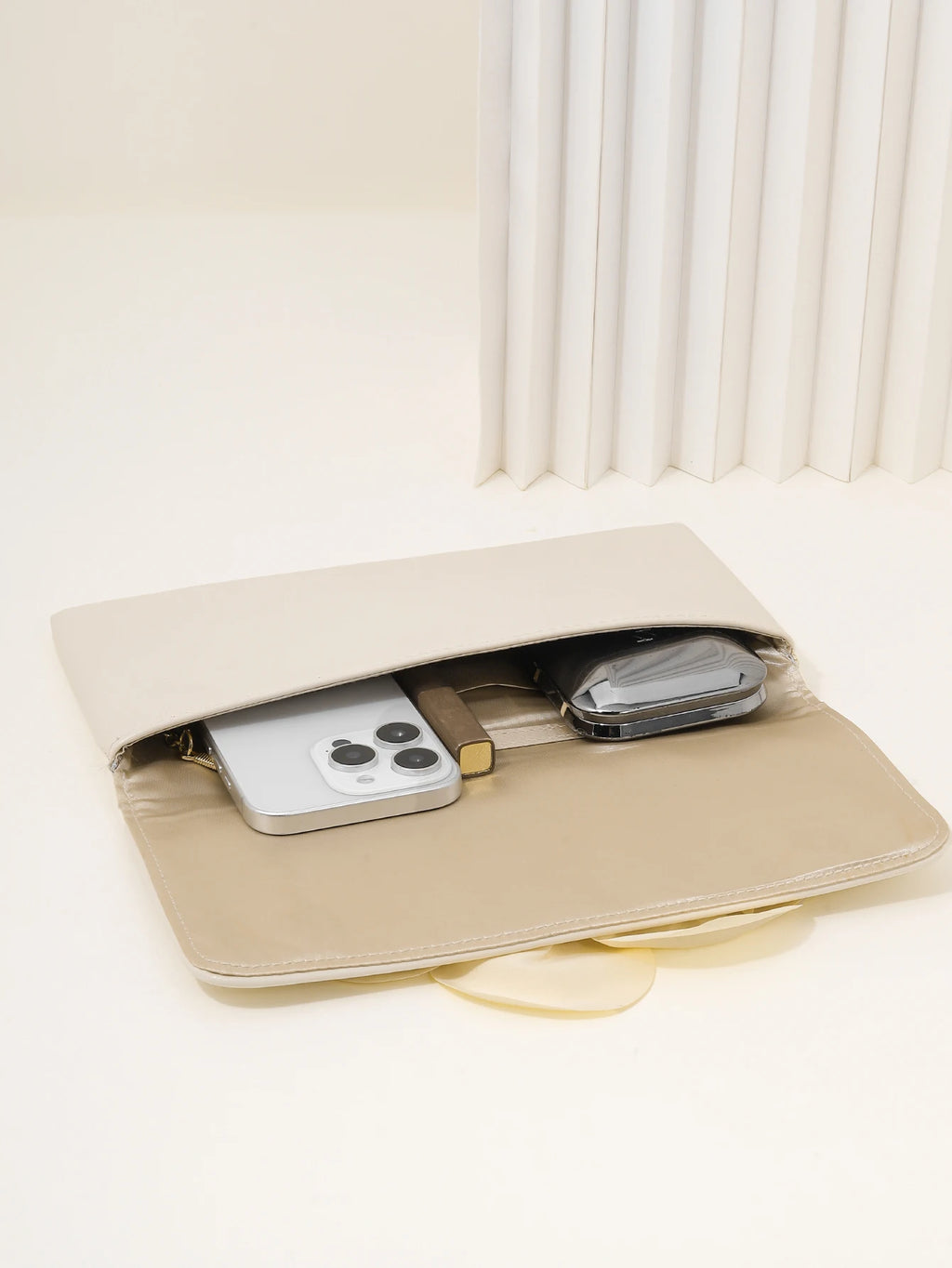 Ruched Evening Purse For Women,Handmade Flower Decor Clutch Bag, Elegant Pleated Dinner Purse For Wedding Party Prom Banquet