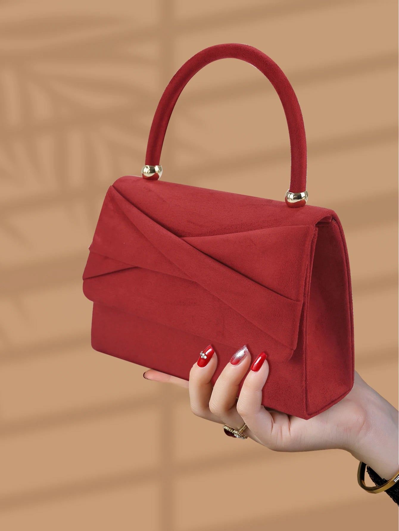 Fashionable and elegant plush design evening bag, trendy and versatile handbag suitable for all occasions, the best gift.