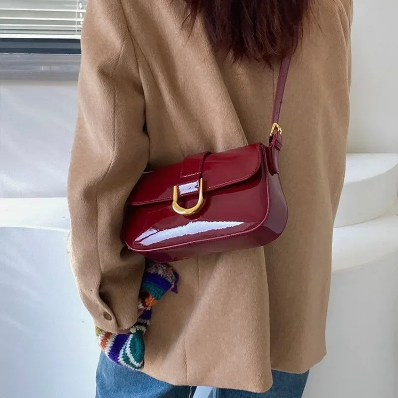 Classic PU Leather Horseshoe Buckle Casual Crossbody Bag Soild Color Small Shoulder Bag with Zipper Closure Women Clutch Purse