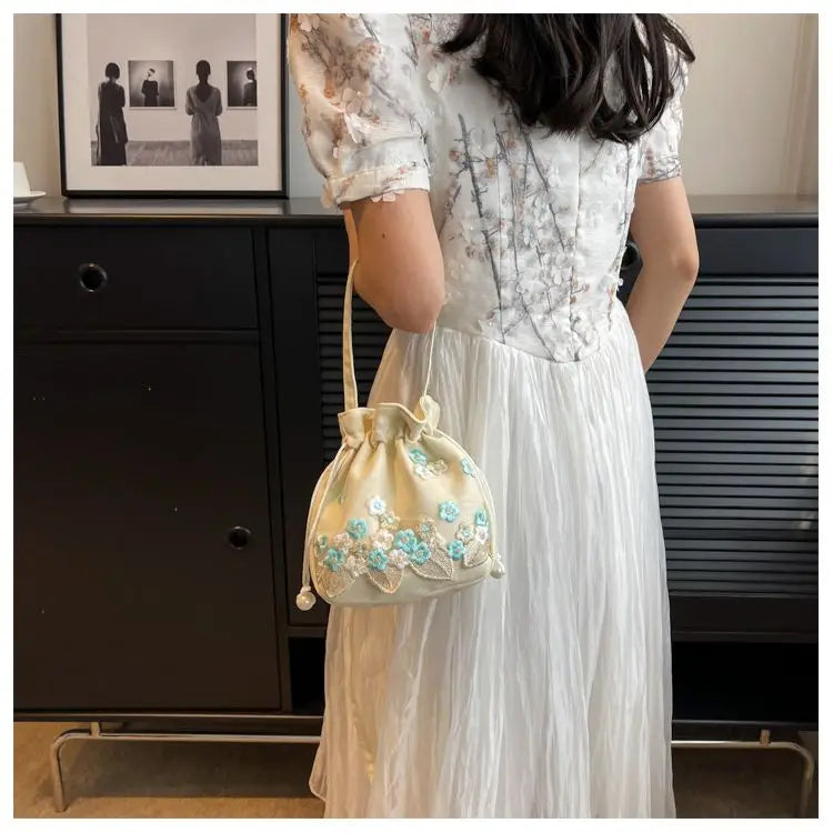 Fashion Small Shoulder Bags Women Drawstring Straw Beach Bags Flower Embroidery Bags Ladies Lace Crossbody Handbags for Travel