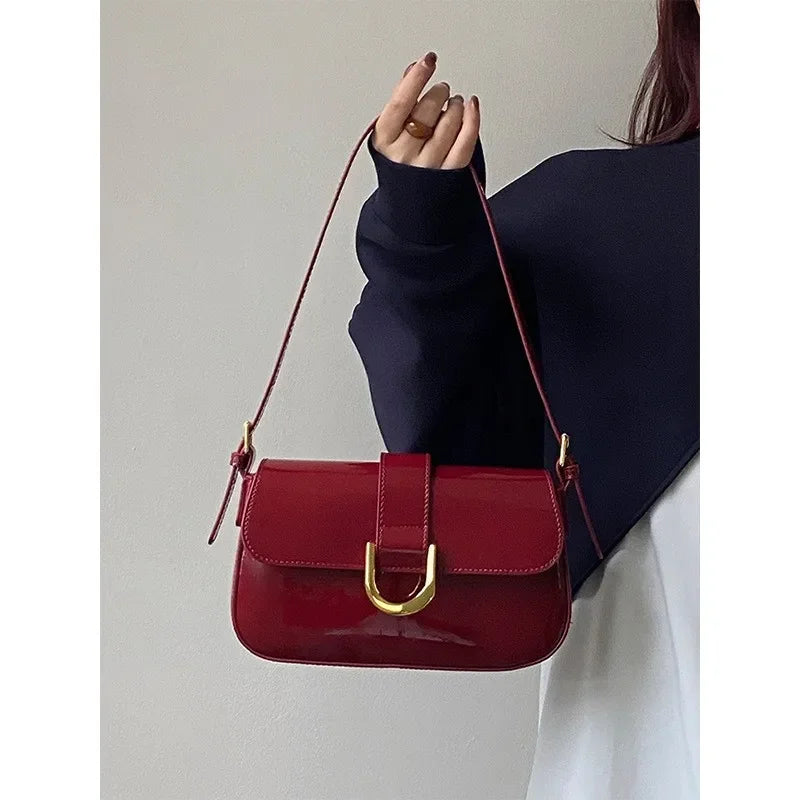 Classic PU Leather Horseshoe Buckle Casual Crossbody Bag Soild Color Small Shoulder Bag with Zipper Closure Women Clutch Purse