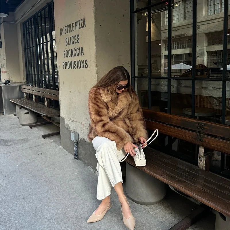 Street Faux Fur Women Coat Urban Full Sleeve Lapel Panelled Pocket Female Outwear 2025 Autumn Winter Elegant Lady Outwear