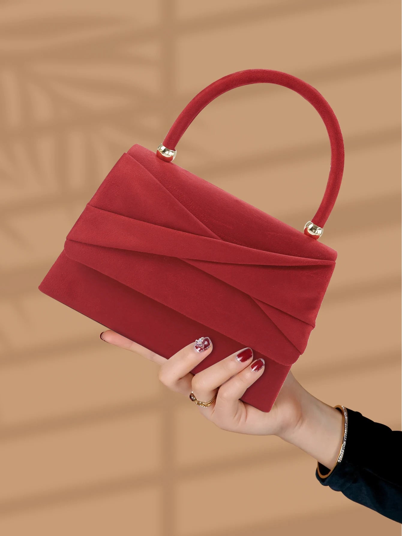 Fashionable and elegant plush design evening bag, trendy and versatile handbag suitable for all occasions, the best gift.