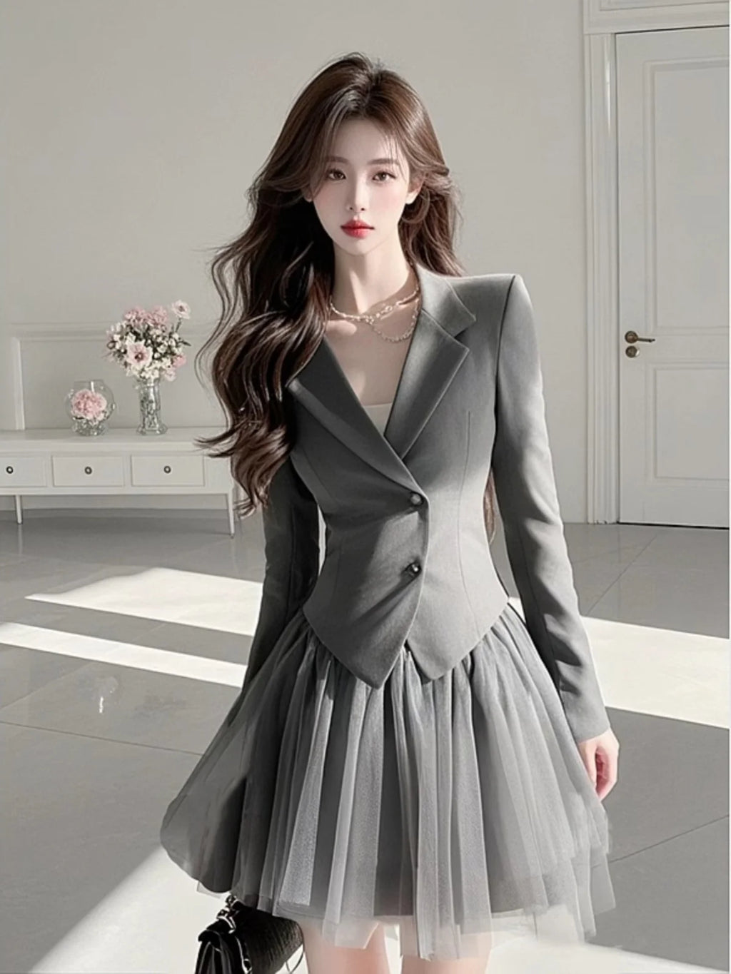 2025 spring super beautiful unique beautiful high-end temperament small fragrance style gray top mesh skirt Two-piece set