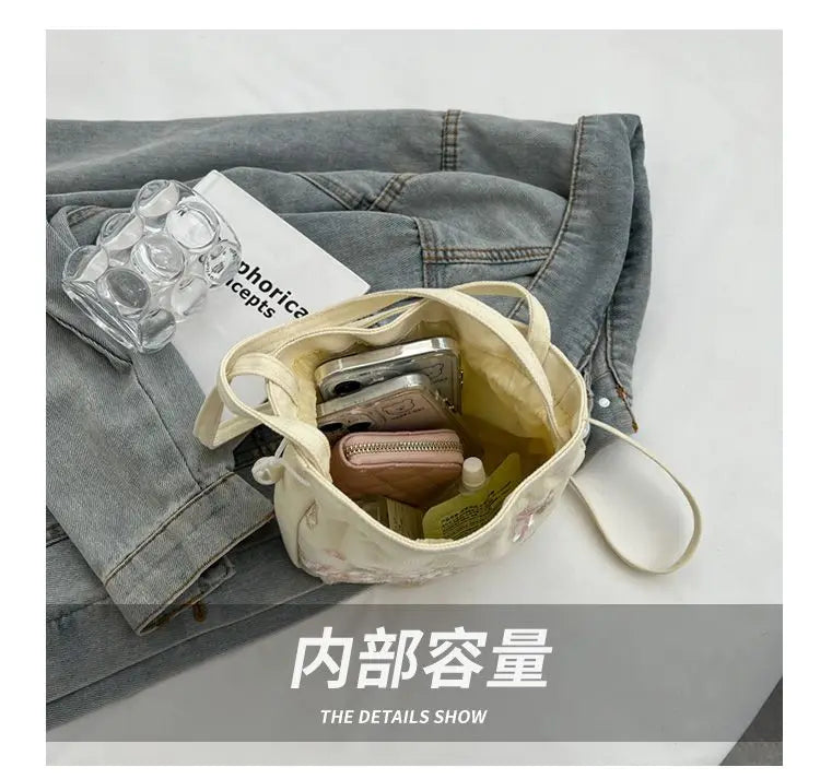 Fashion Small Shoulder Bags Women Drawstring Straw Beach Bags Flower Embroidery Bags Ladies Lace Crossbody Handbags for Travel