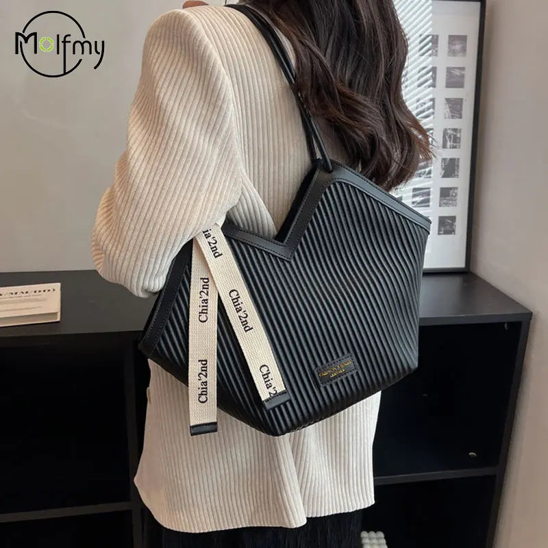 PU Women's Bags Fashion Ladies Designer Luxury Women Shoulder Handbag Large Capacity Heart-shaped Tote Bag Bolsos De Mujer 2025