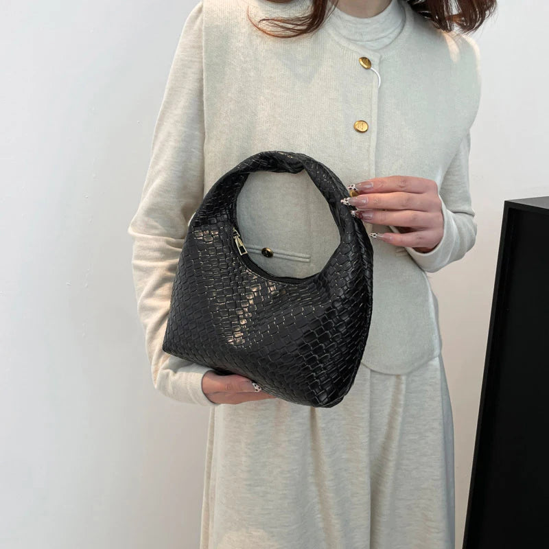 Fashion Pu Weave Bag Red Purse Underarm Bag Fashionable Crescent Mobile Phone Purse and Handbags For Women