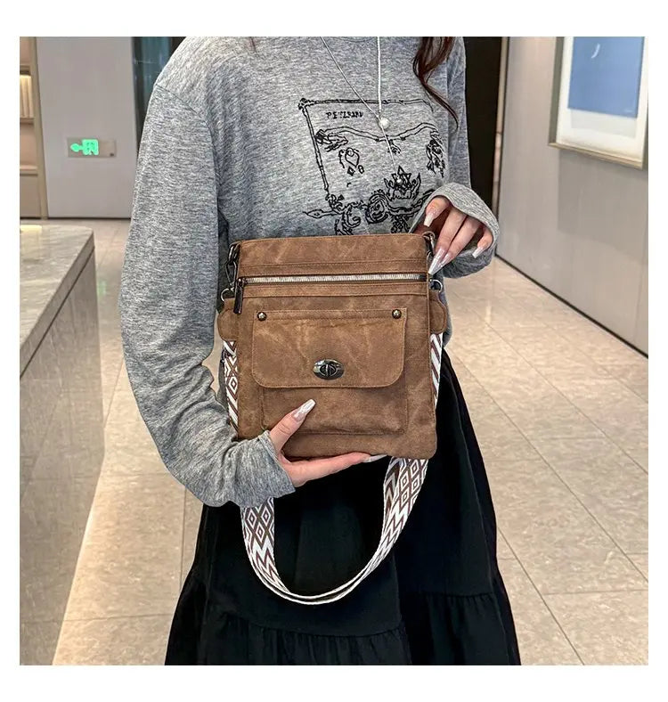 Fashionable Women's Tote Bag With Trendy Design And Fine Leather For Daily Casual Use