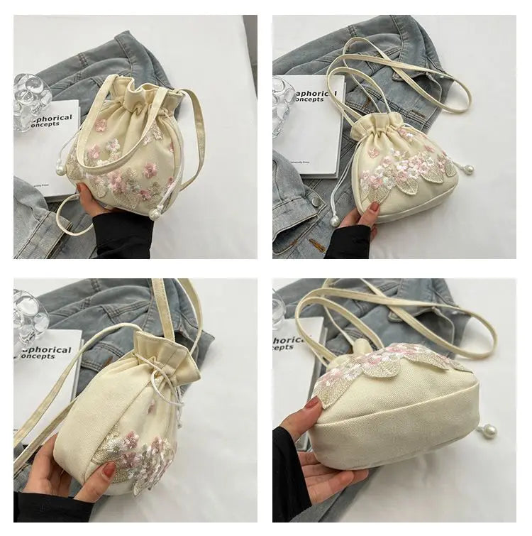 Fashion Small Shoulder Bags Women Drawstring Straw Beach Bags Flower Embroidery Bags Ladies Lace Crossbody Handbags for Travel